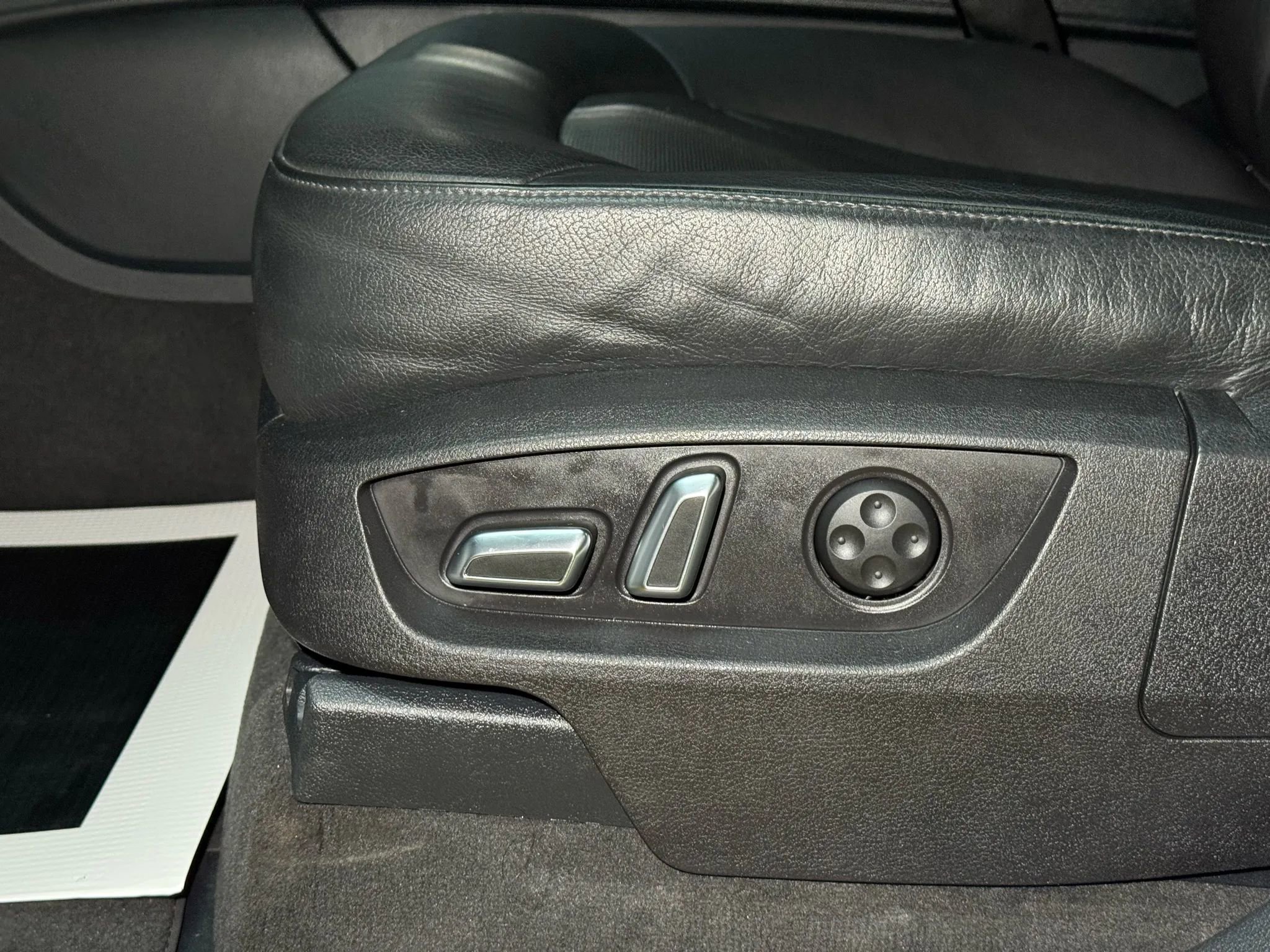 Used 2013 Audi Q7 3.0T S line Prestige w/ S Line Pkg image 47
