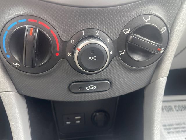 Used 2017 Hyundai Accent SE image 21