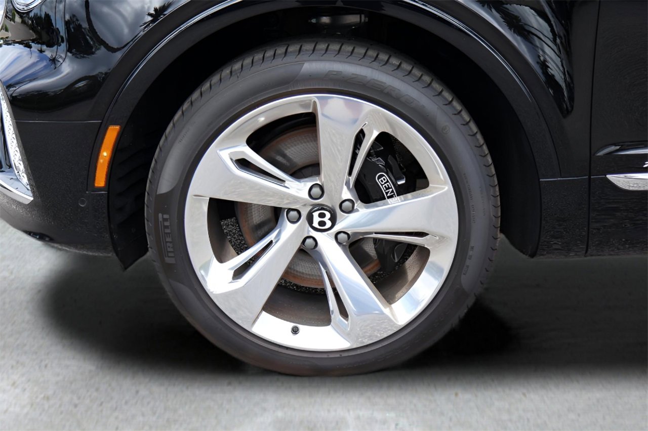 New 2025 Bentley Bentayga Extended Wheelbase image 6
