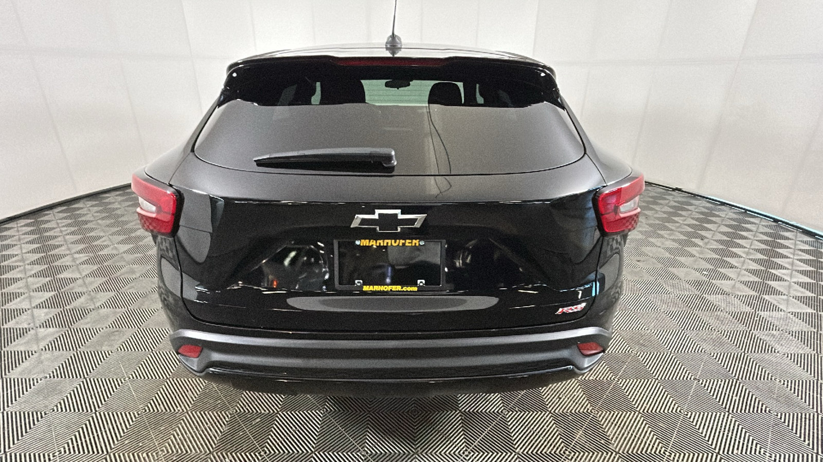 Used 2025 Chevrolet Trax RS w/ Sunroof Package FWD image 4