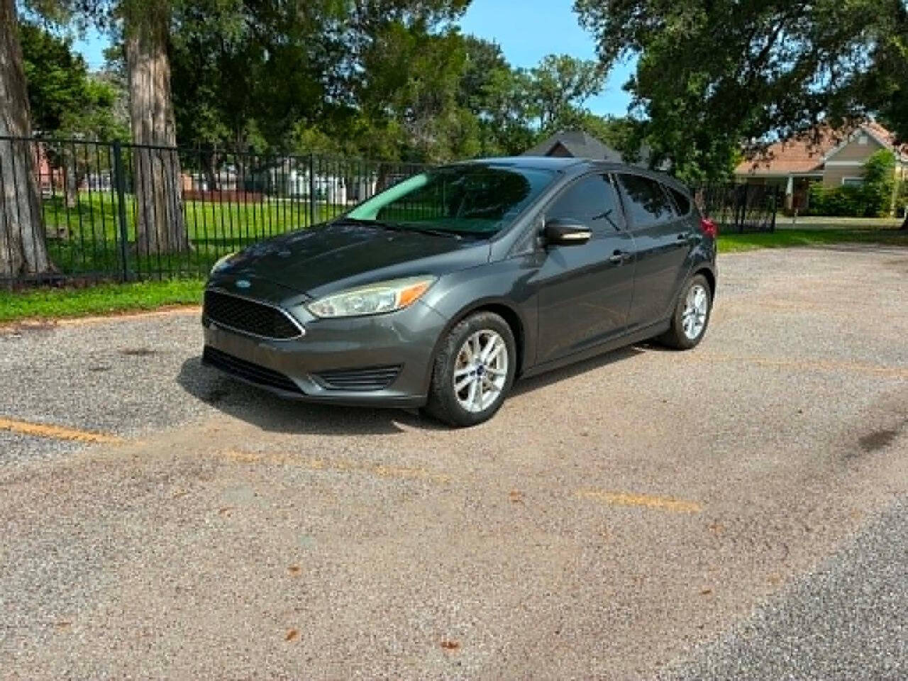Used 2016 Ford Focus SE FWD image 3