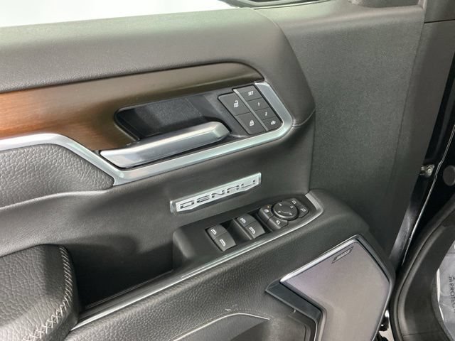 Used 2025 GMC Sierra 1500 Denali w/ Denali Reserve Package AWD/4WD image 17