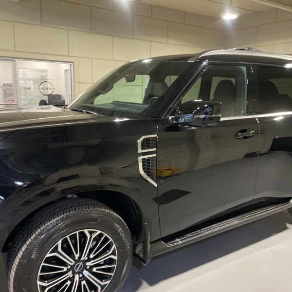 Used 2025 Nissan Armada Platinum image 8