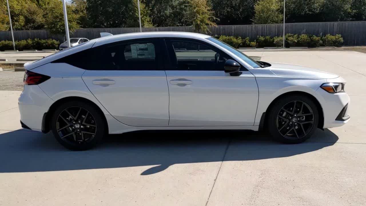 Used 2023 Honda Civic Sport image 9