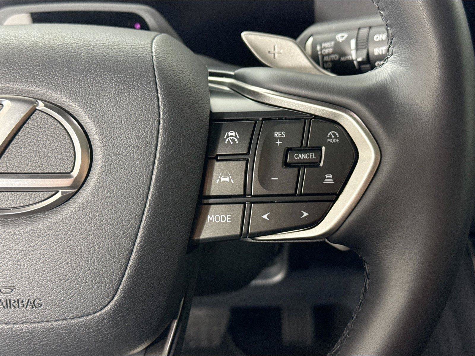 Used 2025 Lexus GX 550 w/ Accessory Package (2T) AWD/4WD image 20