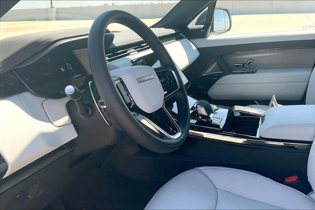New 2025 Land Rover Range Rover Sport SE image 7