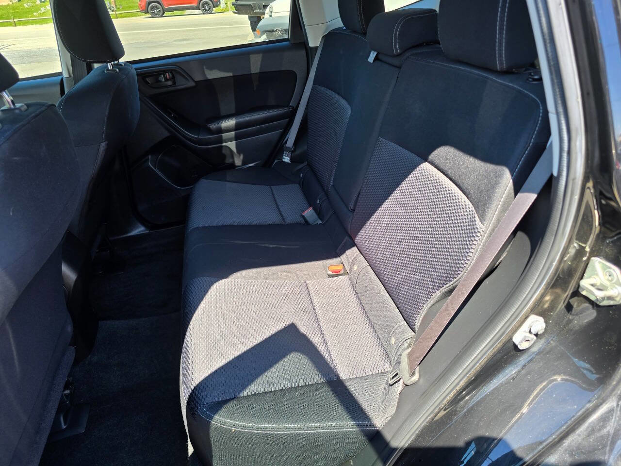 Used 2016 Subaru Forester 2.5i Premium w/ All-Weather Package image 23