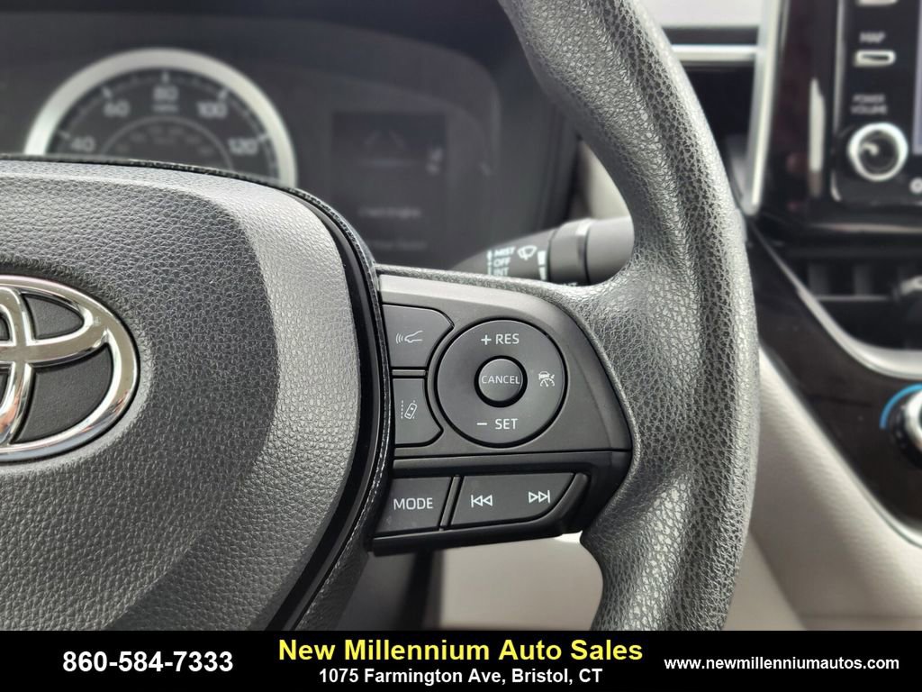Used 2021 Toyota Corolla LE w/ LE Convenience Package image 28