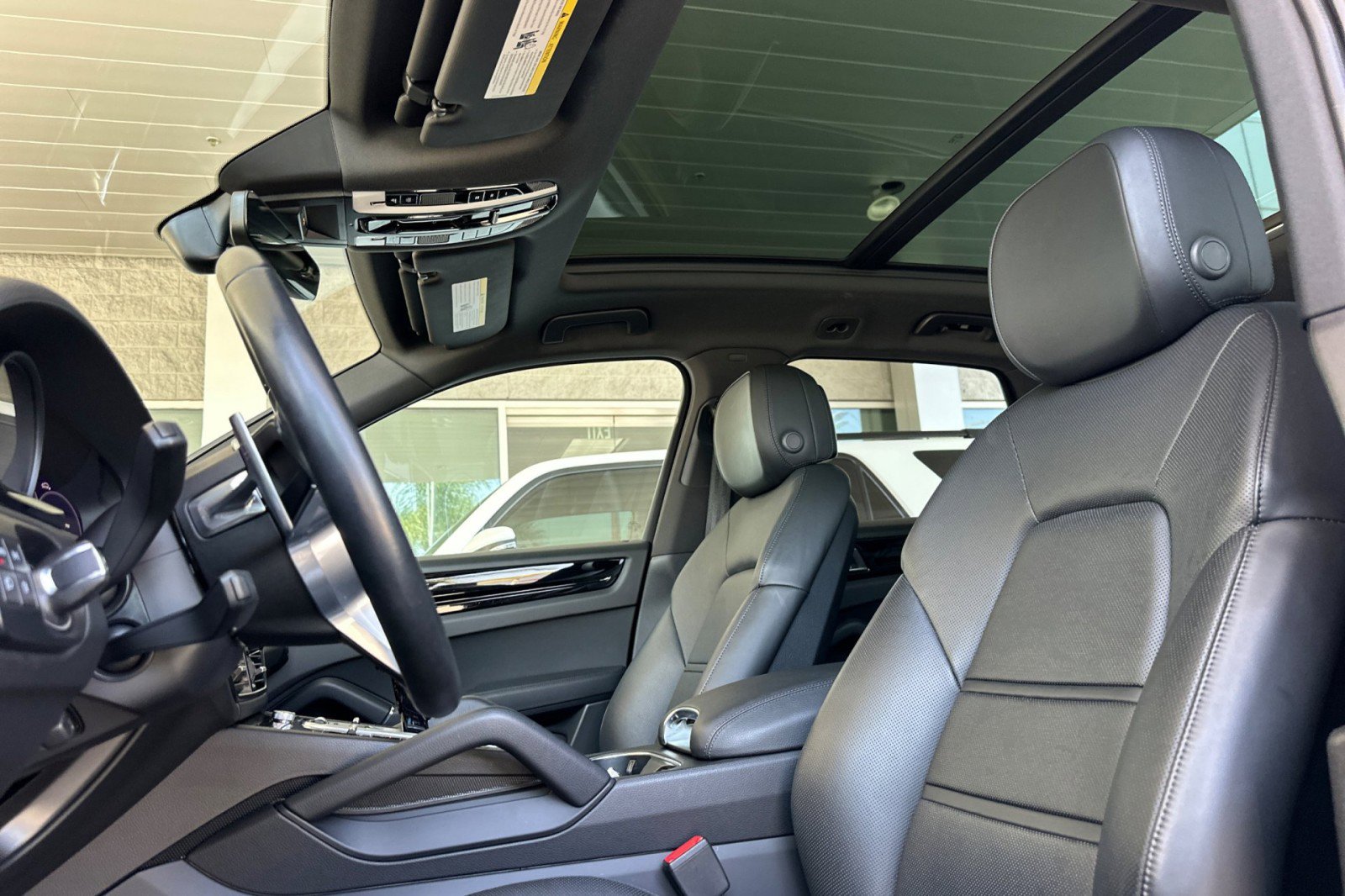 Certified 2022 Porsche Cayenne E-Hybrid image 5