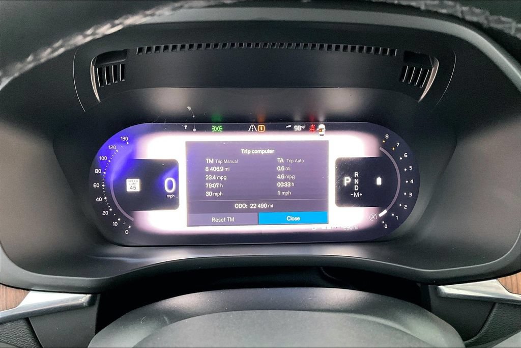Certified 2023 Volvo XC60 B5 Plus AWD/4WD image 27