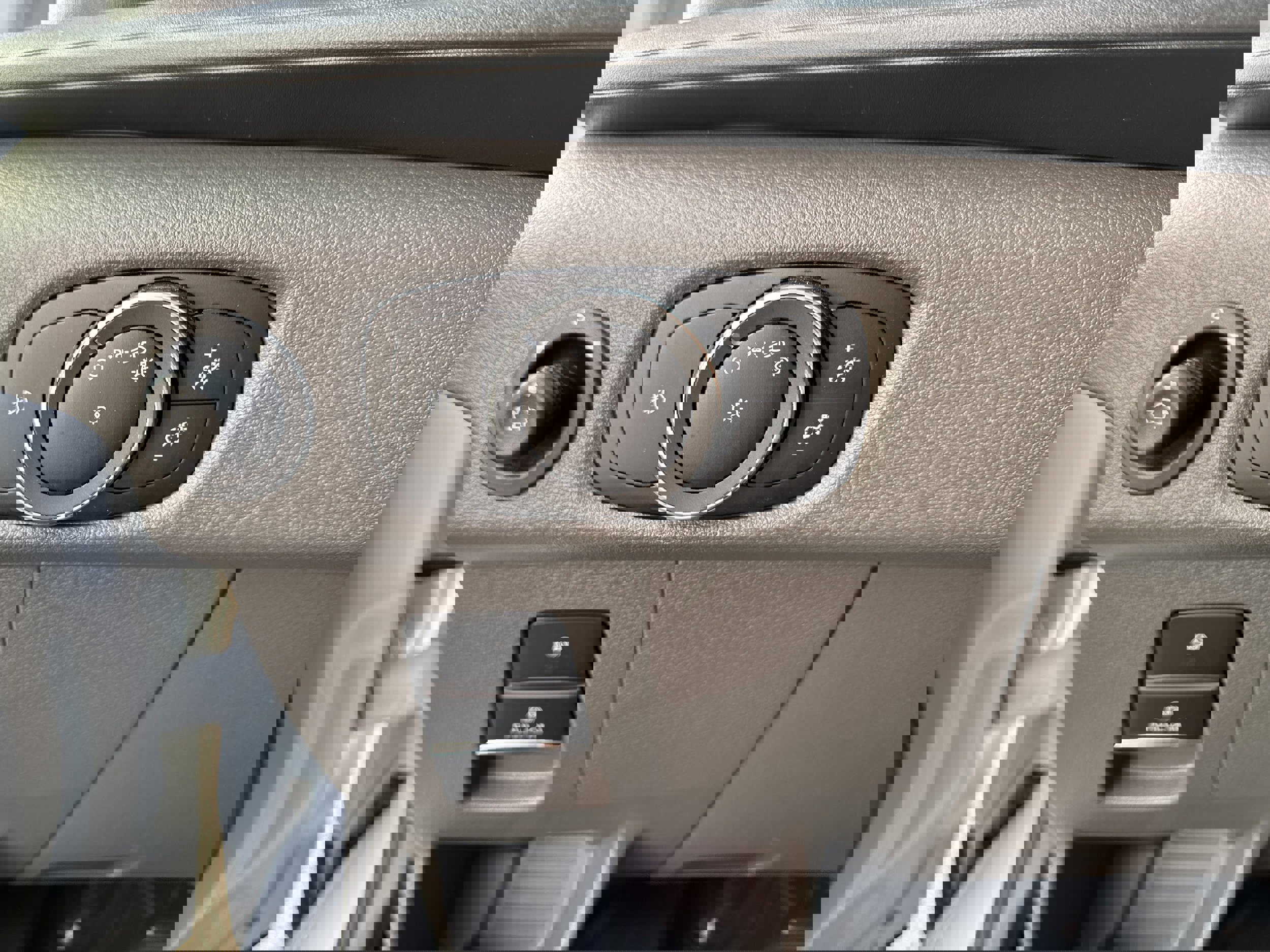 Used 2024 Ford Transit 250 Low Roof w/ Exterior Upgrade Package image 18