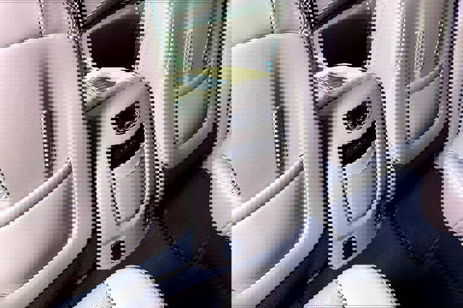 Used 2020 Cadillac Escalade Platinum image 10