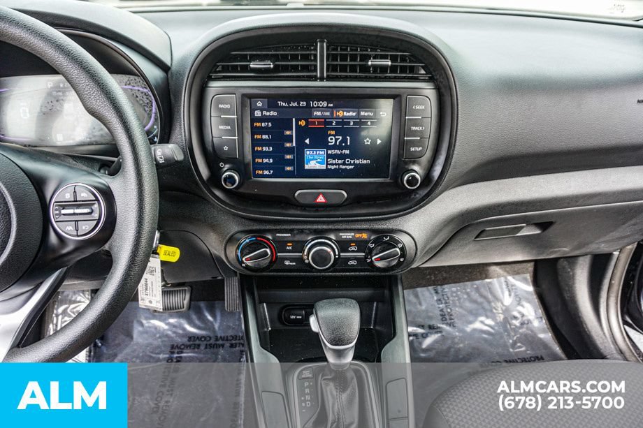 Used 2025 Kia Soul LX w/ LX Technology Package FWD image 38