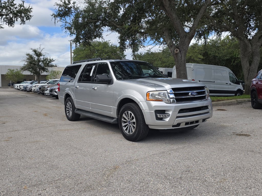 Used 2017 Ford Expedition EL XLT w/ Equipment Group 202A RWD image 2