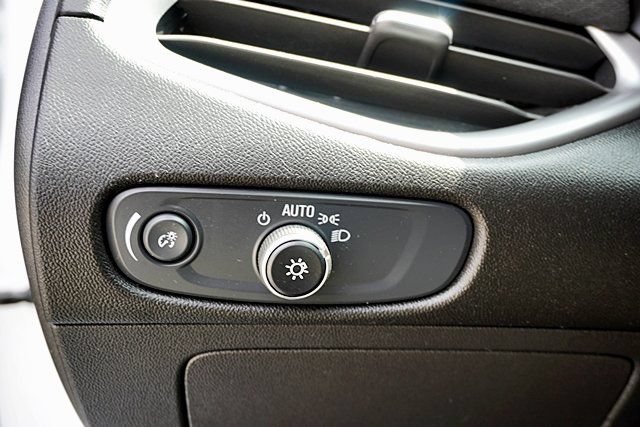 Used 2025 Chevrolet Malibu RS FWD image 33