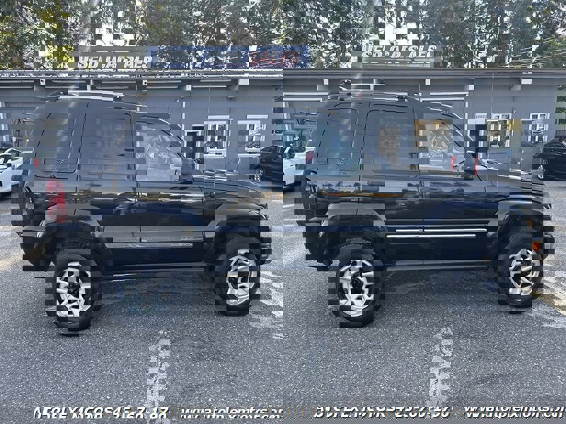 Used 2005 Jeep Liberty Limited image 8