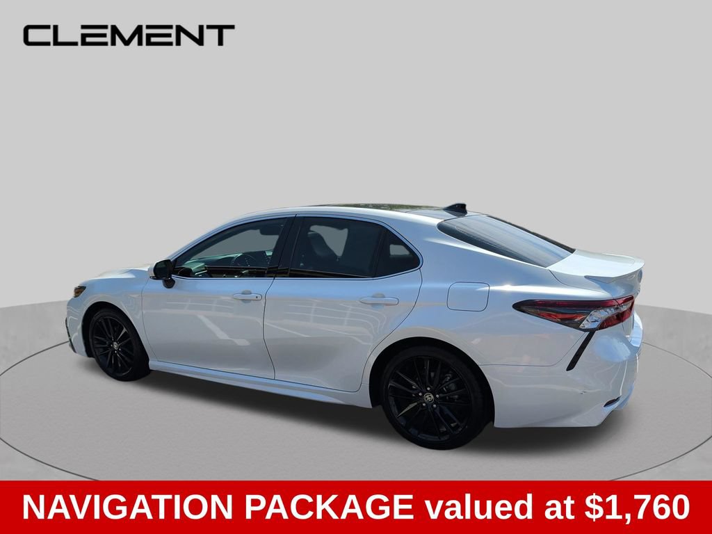 Used 2022 Toyota Camry XSE w/ Navigation Package FWD image 3