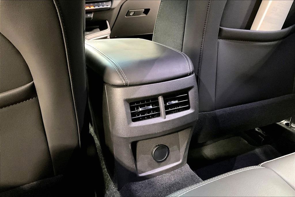 Used 2025 Cadillac CT4 Luxury image 31