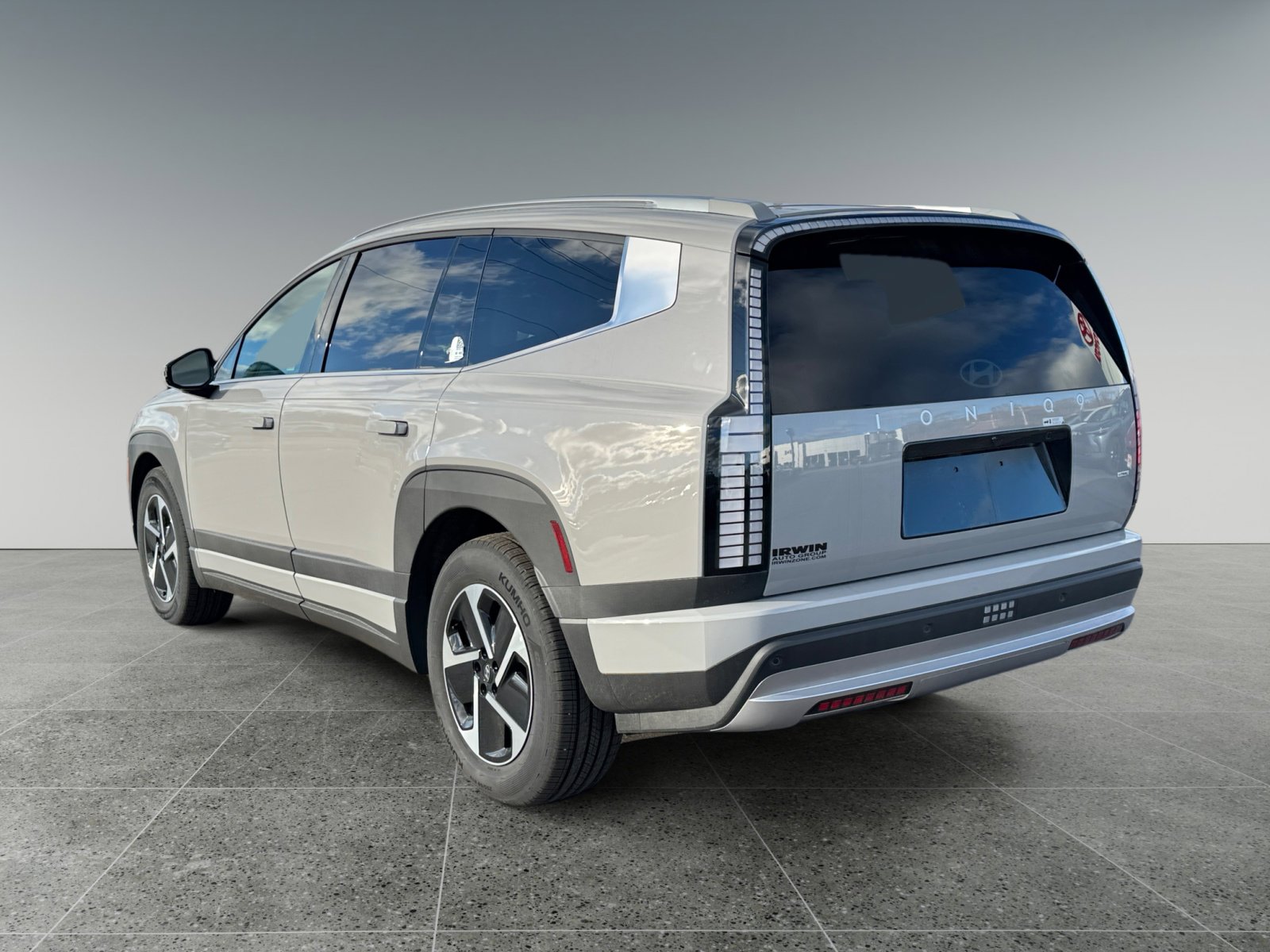 New 2026 Hyundai Ioniq 9 SE image 3