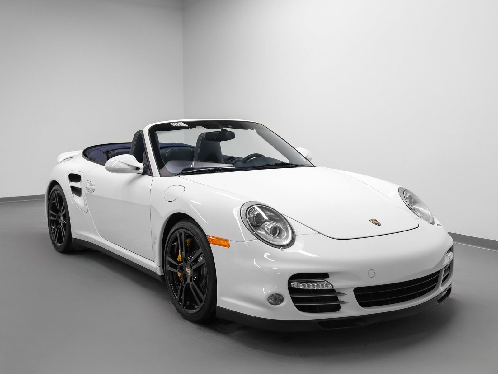 Used 2011 Porsche 911 Turbo S image 11