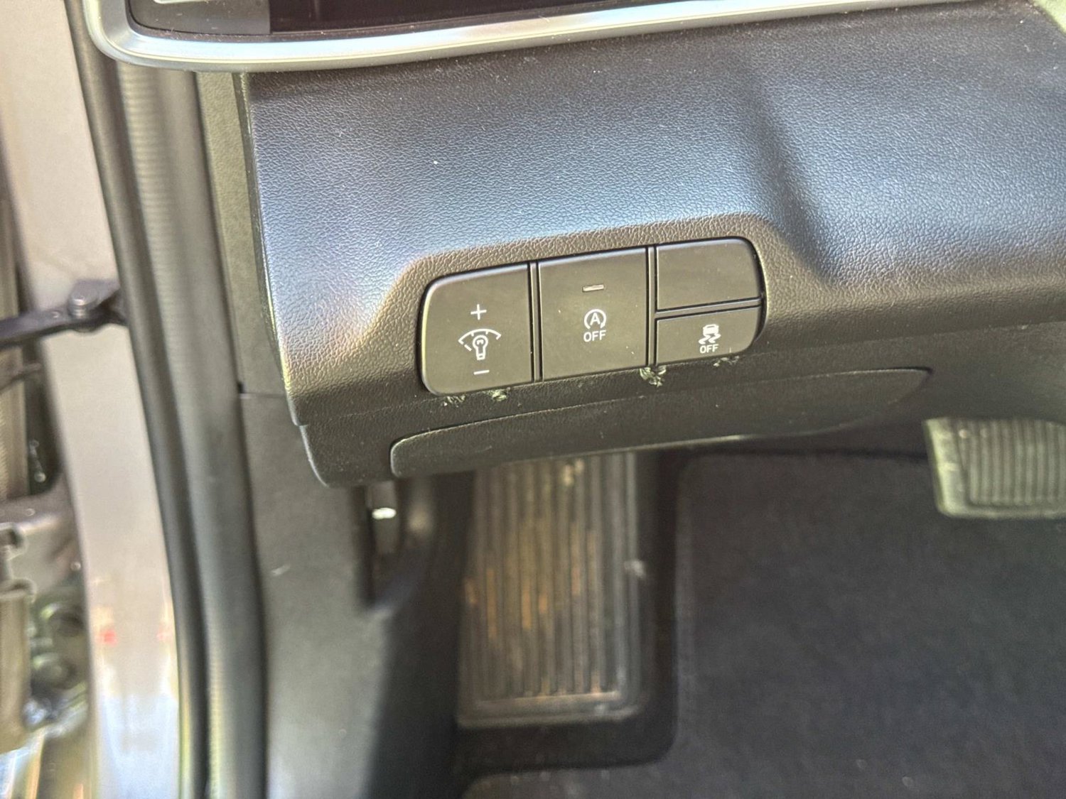 Used 2024 Hyundai Elantra SE FWD image 30