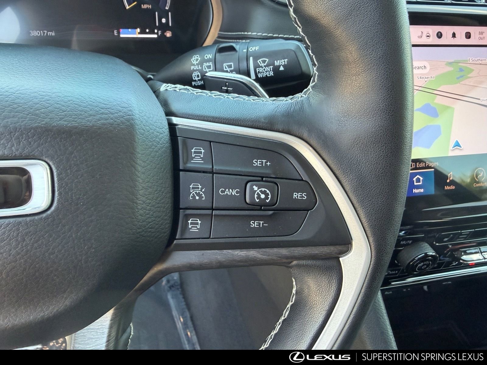 Used 2021 Jeep Grand Cherokee L Limited AWD/4WD image 22