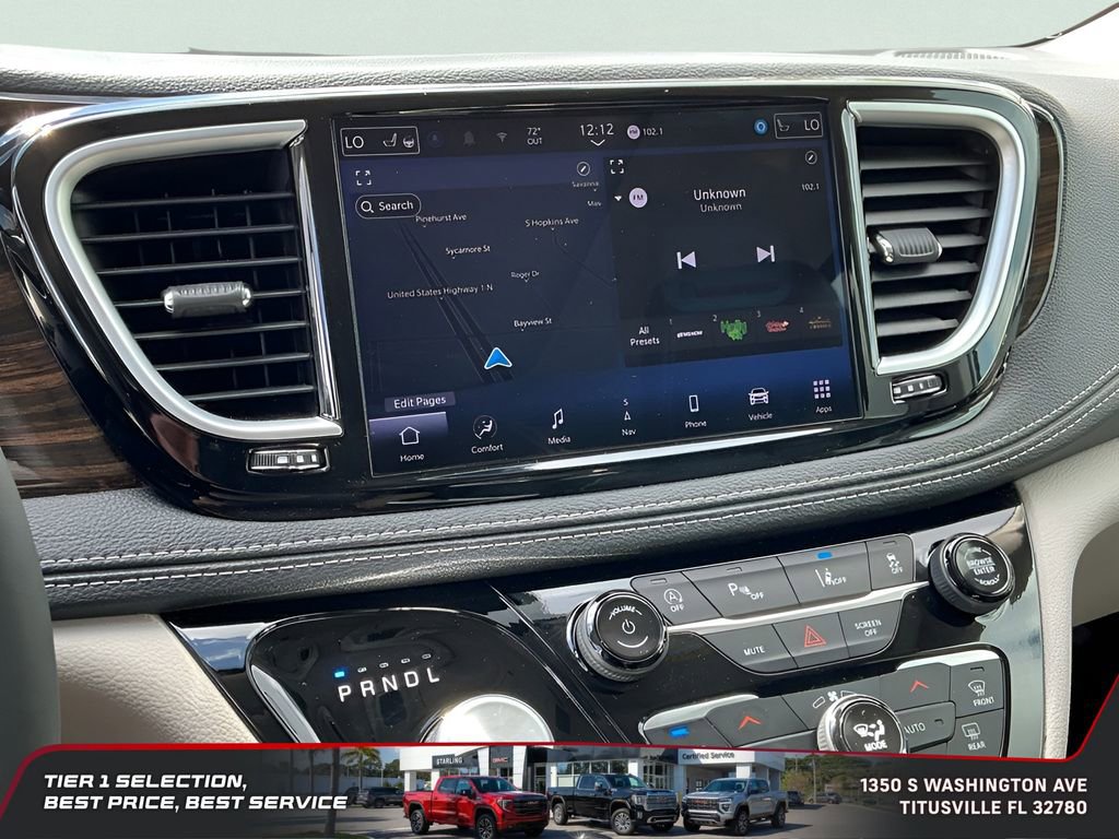 Used 2024 Chrysler Pacifica Limited image 31