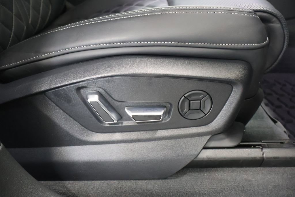 Used 2024 Audi SQ8 Prestige w/ Prestige Package image 22