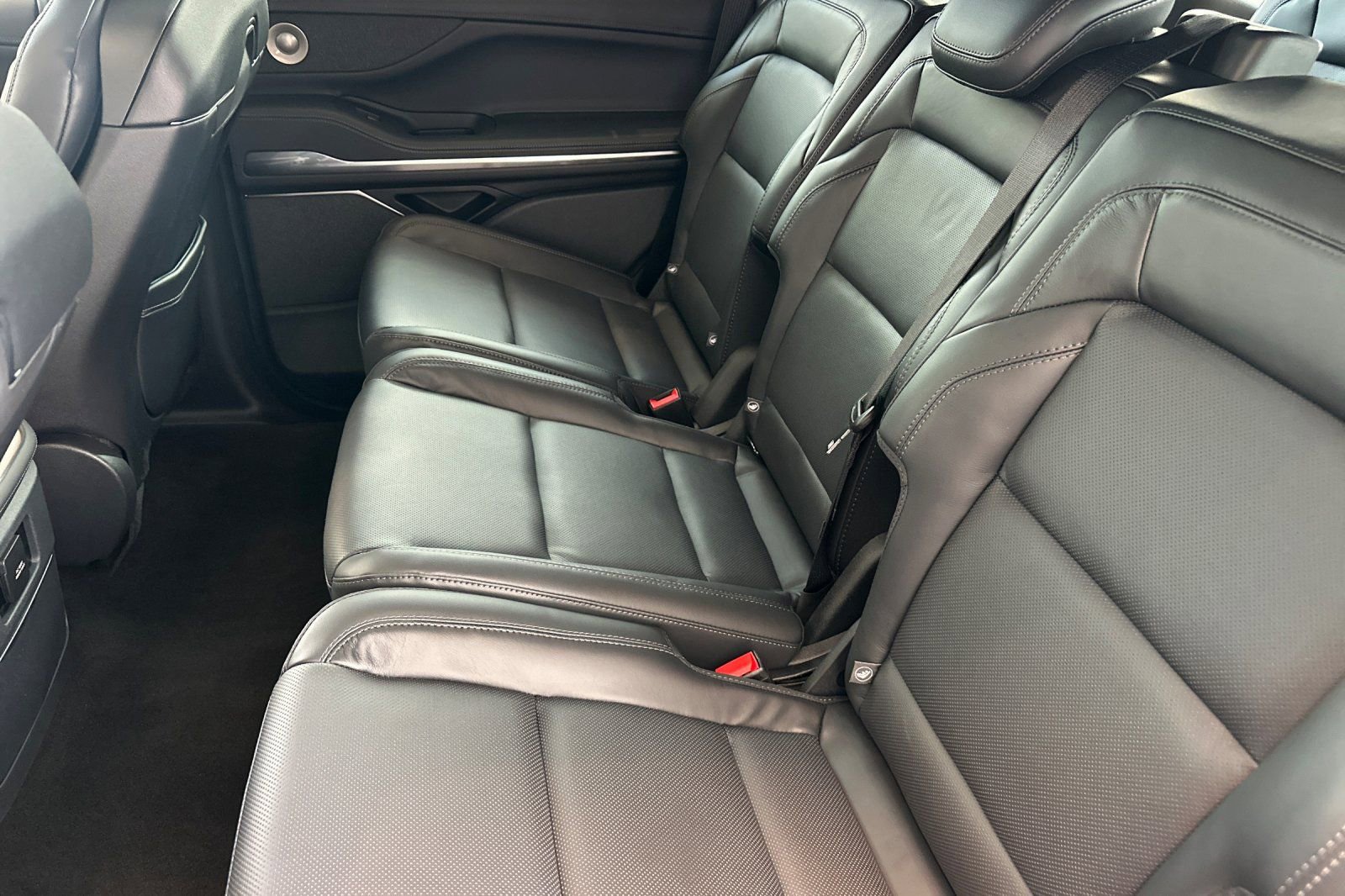 New 2026 Lincoln Navigator Reserve w/ Jet Appearance Package image 11