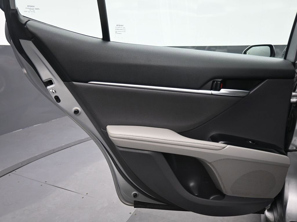 Used 2019 Toyota Camry XLE FWD image 29