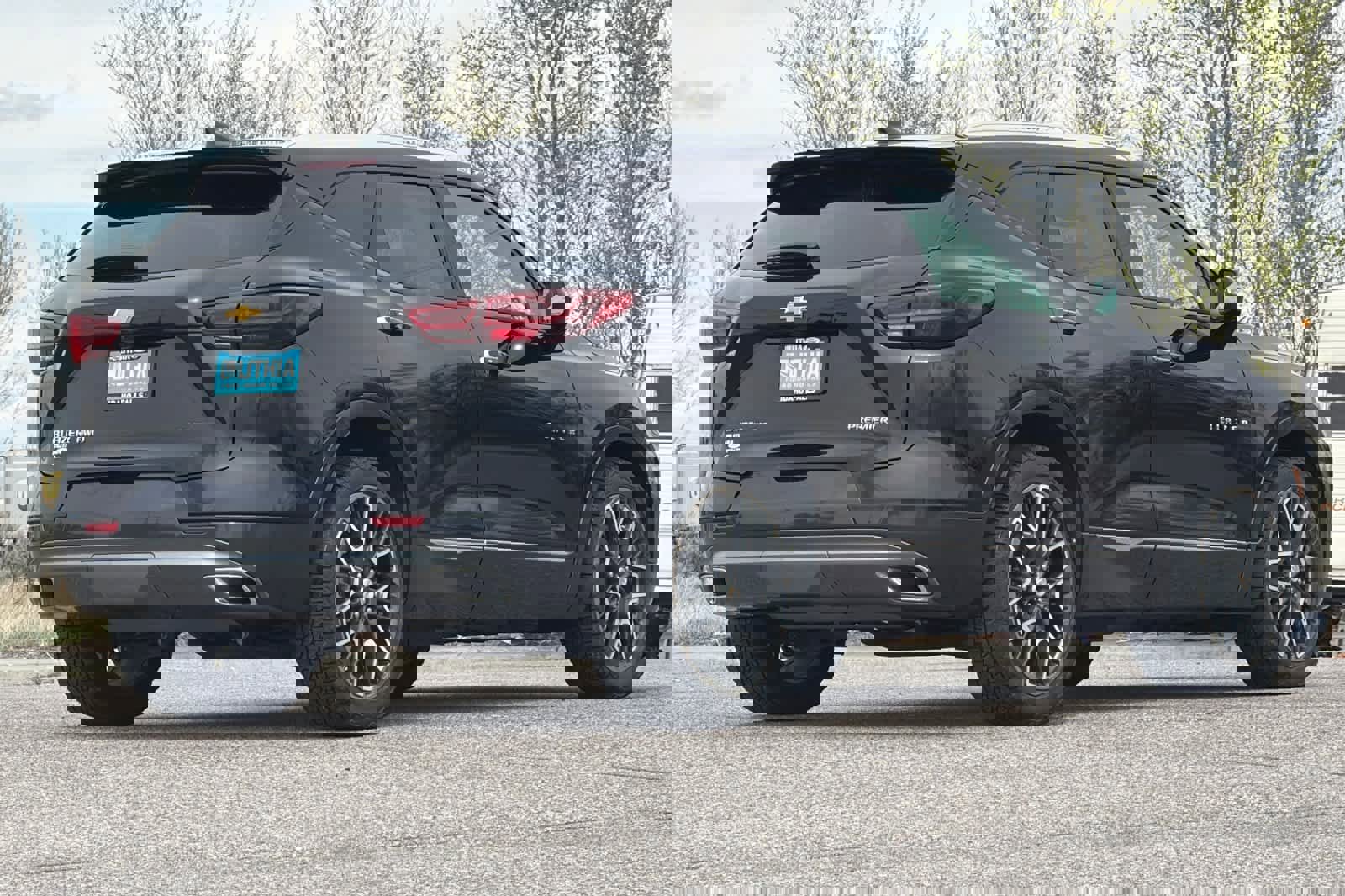 Used 2023 Chevrolet Blazer Premier w/ Driver Confidence II Package AWD/4WD image 2