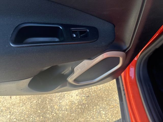 Used 2015 Jeep Renegade Latitude image 14