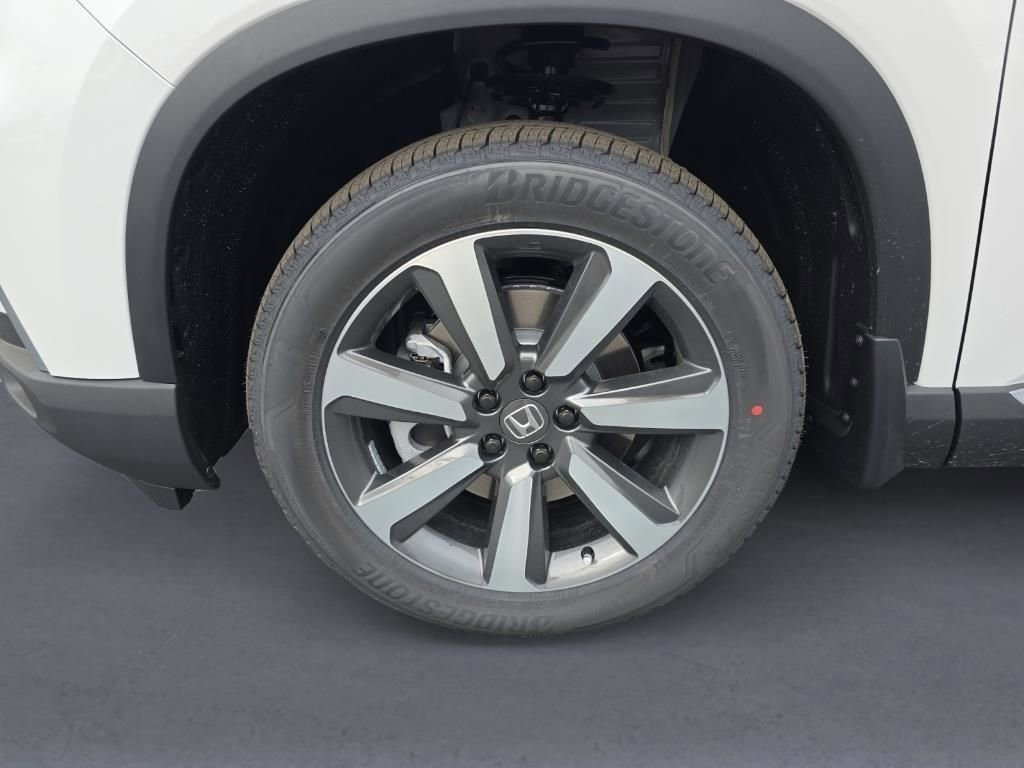 New 2025 Honda Pilot Touring image 9