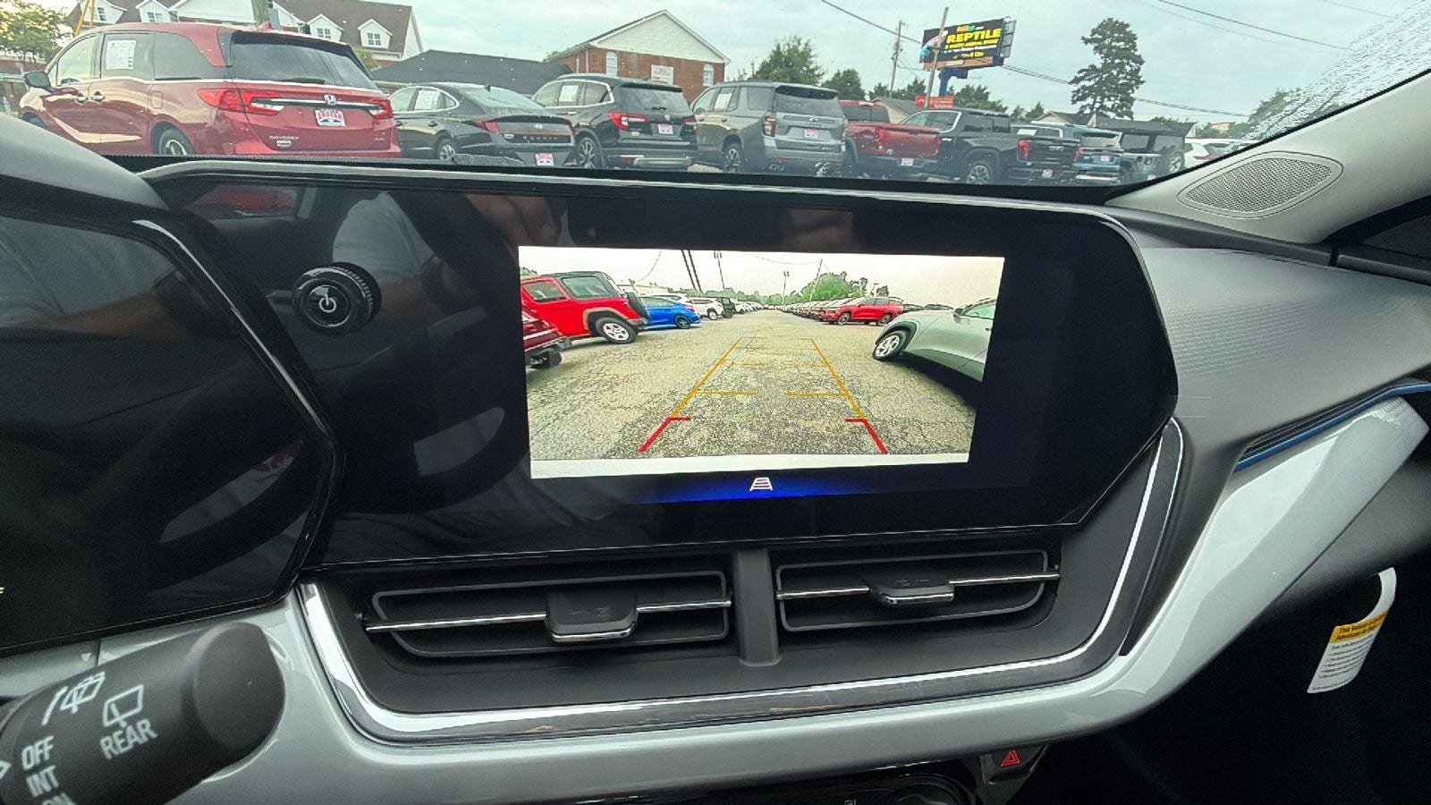 New 2026 Chevrolet Trax LT w/ Driver Confidence Package FWD image 27