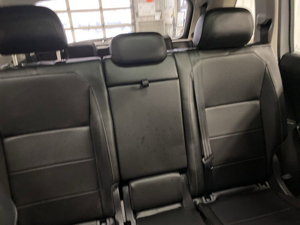 Used 2018 Volkswagen Tiguan SEL w/ 3rd Row Seat Package image 28