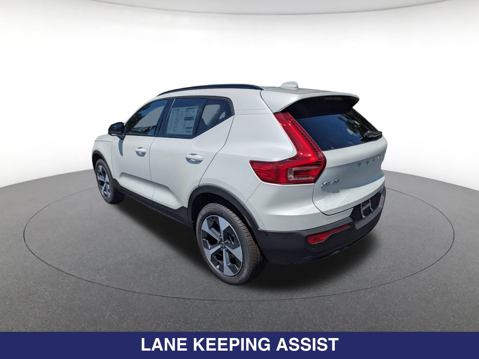 New 2026 Volvo XC40 B5 Plus w/ Protection Package Premier AWD/4WD image 6