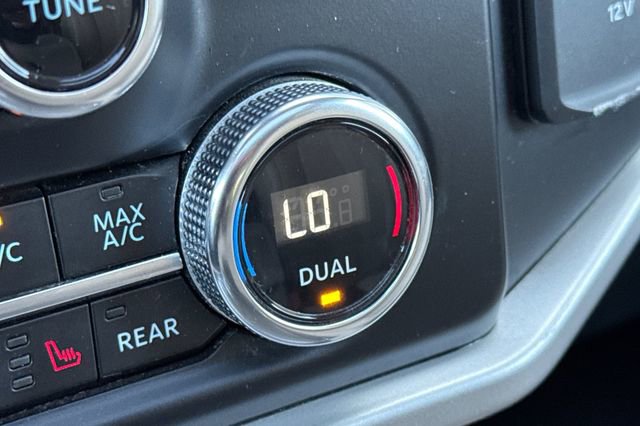 Used 2024 Ford Expedition Limited AWD/4WD image 31