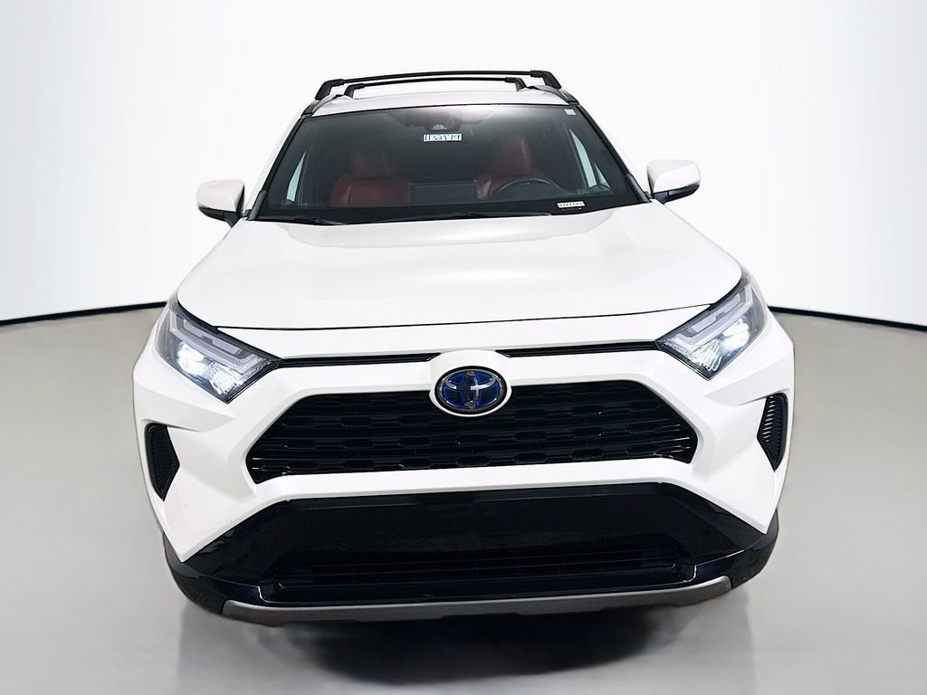 Used 2022 Toyota RAV4 SE image 2