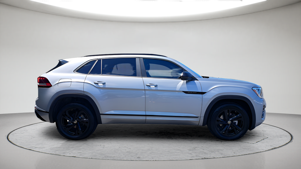 New 2026 Volkswagen Atlas Cross Sport SEL R-Line AWD/4WD image 2