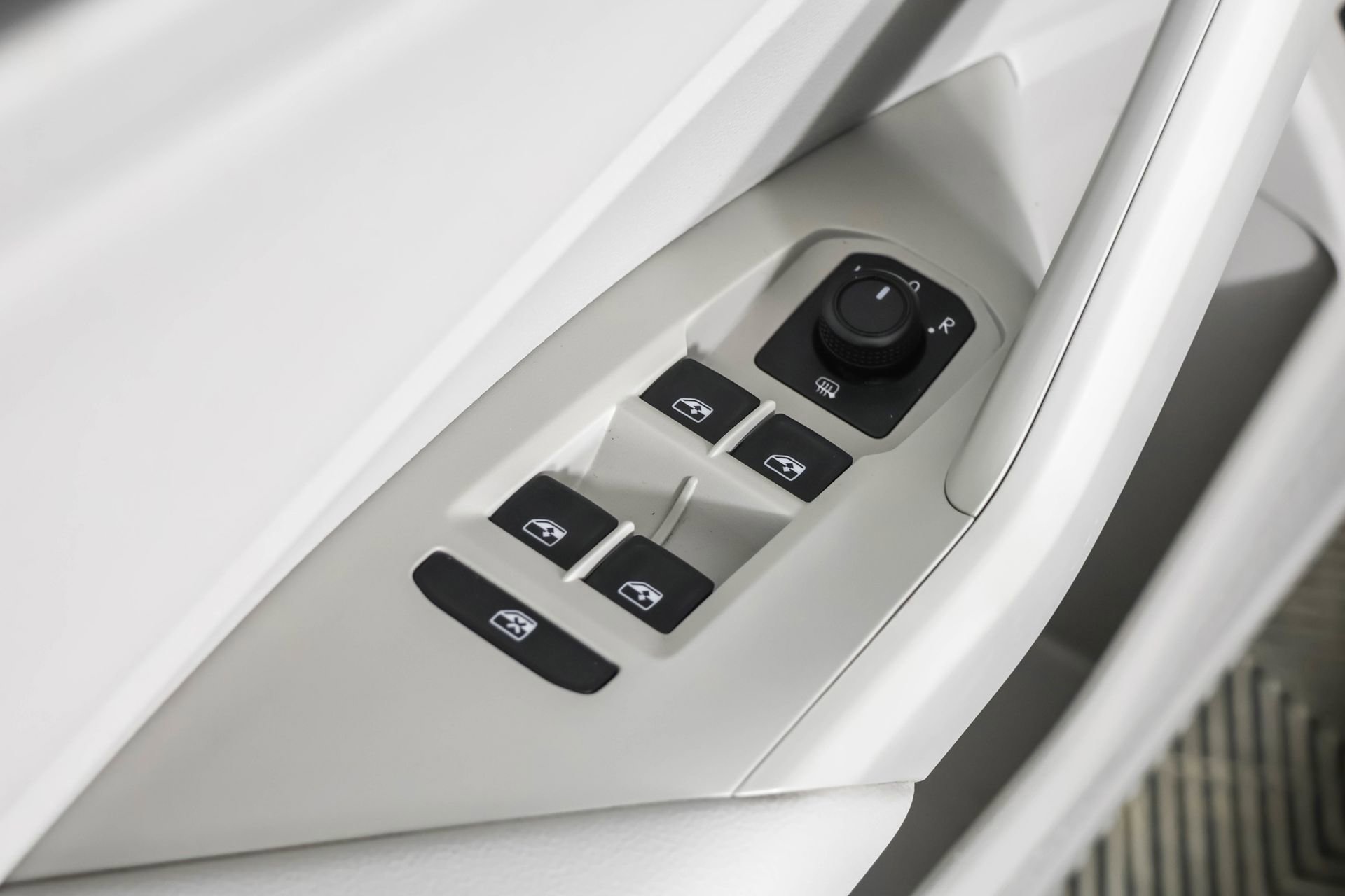 Used 2020 Volkswagen Jetta SE w/ SE Cold Weather Package image 34