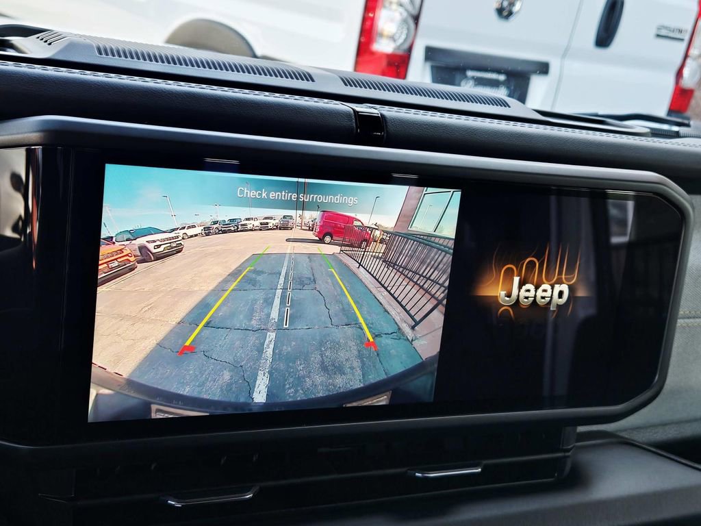 Used 2025 Jeep Wrangler Unlimited Sahara image 28