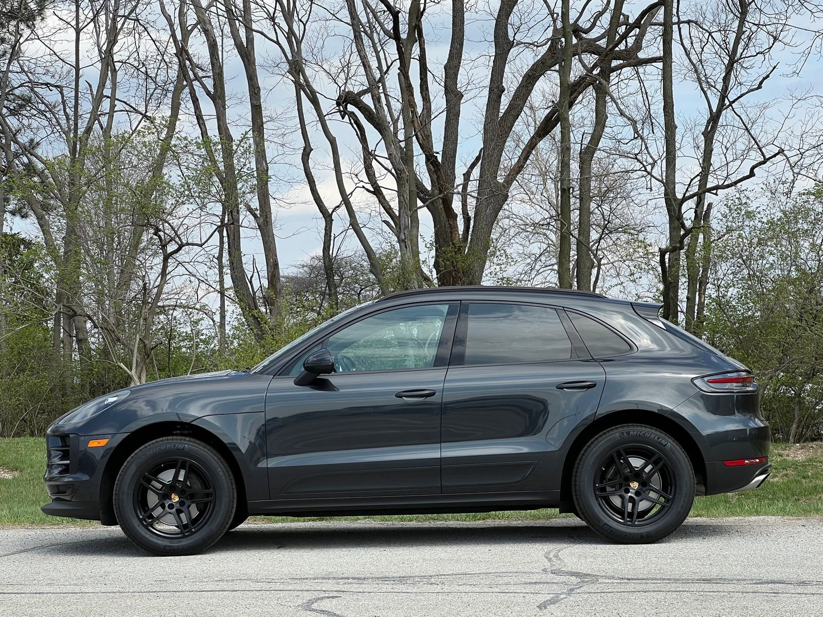 Certified 2020 Porsche Macan image 2