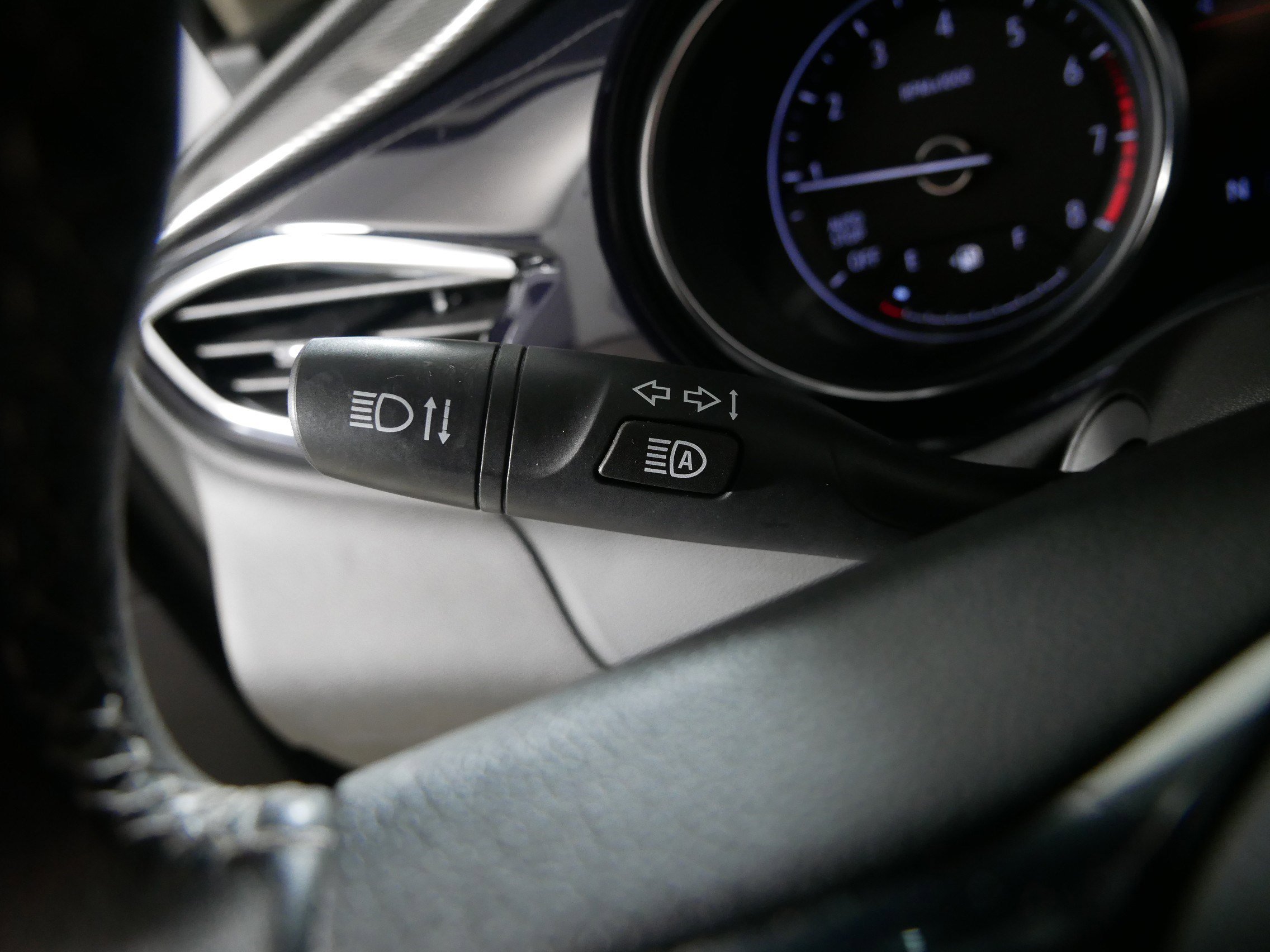 Used 2023 Buick Encore GX Preferred w/ Cold Weather Comfort Package image 32