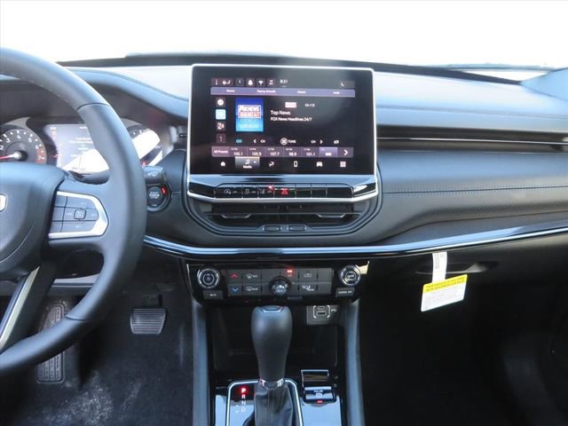 New 2026 Jeep Compass Latitude image 20