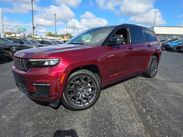 Used 2025 Jeep Grand Cherokee L Summit AWD/4WD image 2