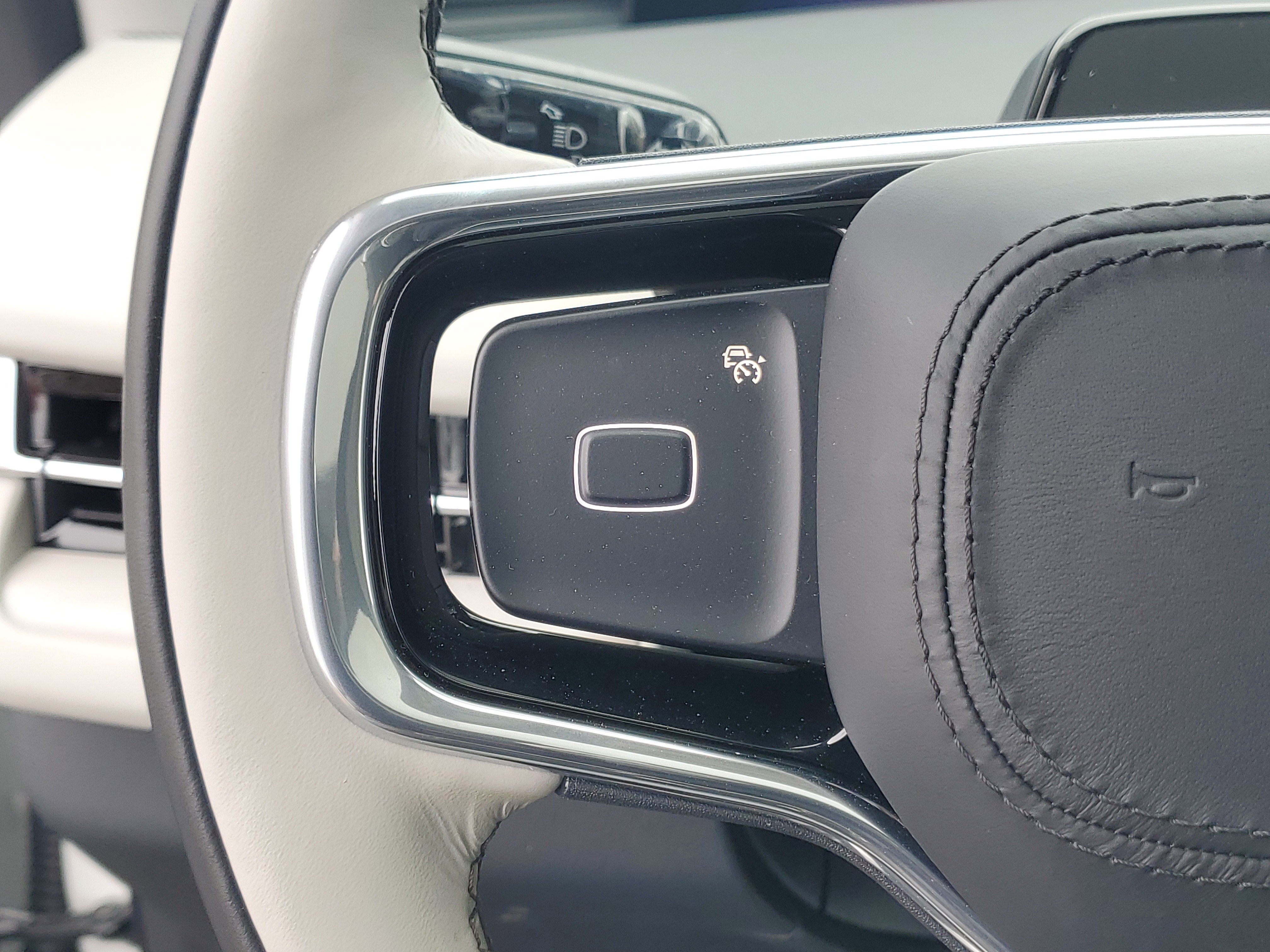 New 2026 Lincoln Navigator Reserve w/ Jet Appearance Package image 17
