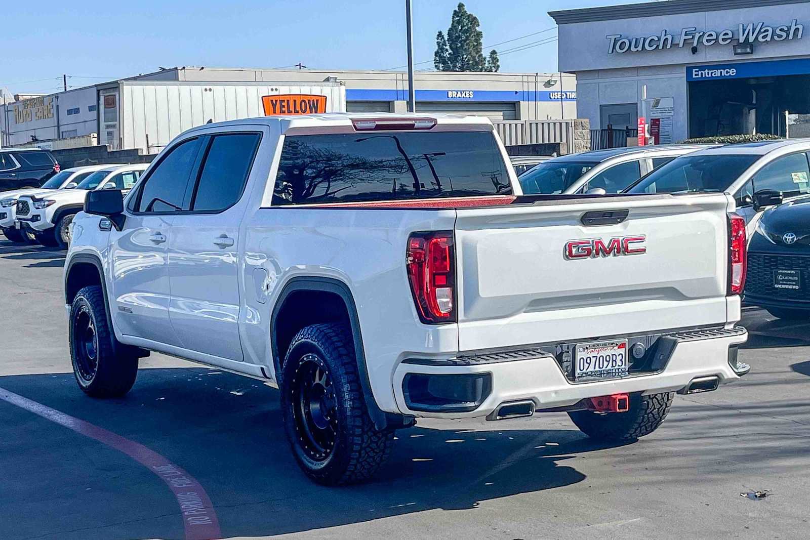 Used 2020 GMC Sierra 1500 Elevation w/ Elevation Value Package image 2