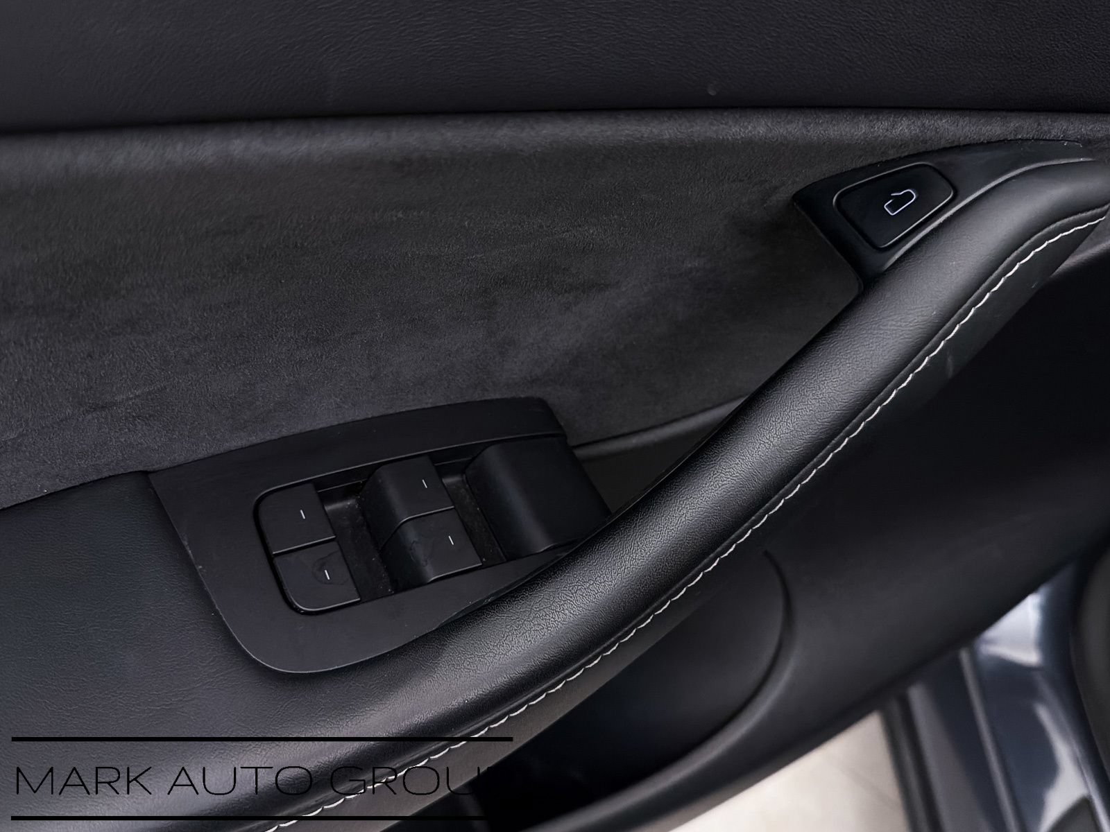Used 2022 Tesla Model Y Performance AWD/4WD image 16