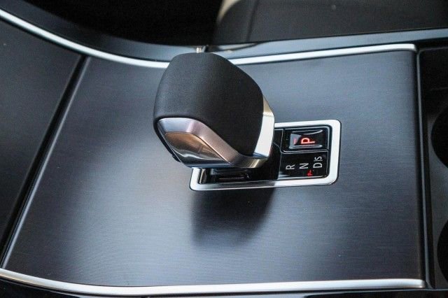 New 2026 Land Rover Range Rover Velar Dynamic SE image 19