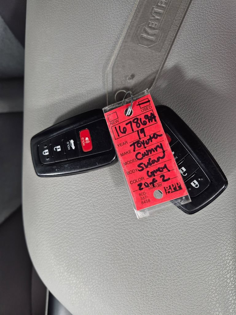 Used 2019 Toyota Camry LE w/ Convenience Package FWD image 30